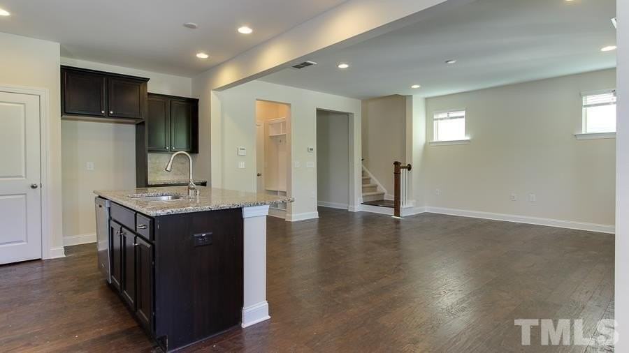 213 Begen St - Photo 7 of 25