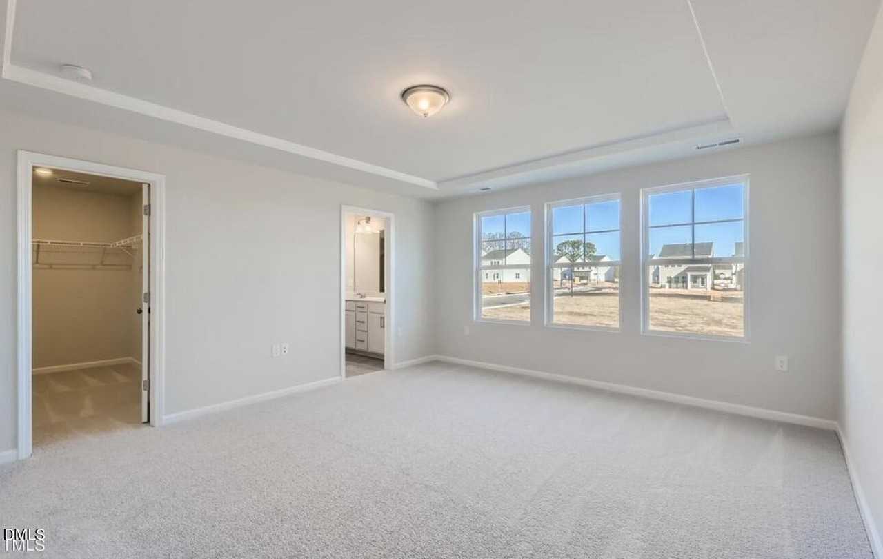 137 S Finley Landing Pkwy - Photo 5 of 15