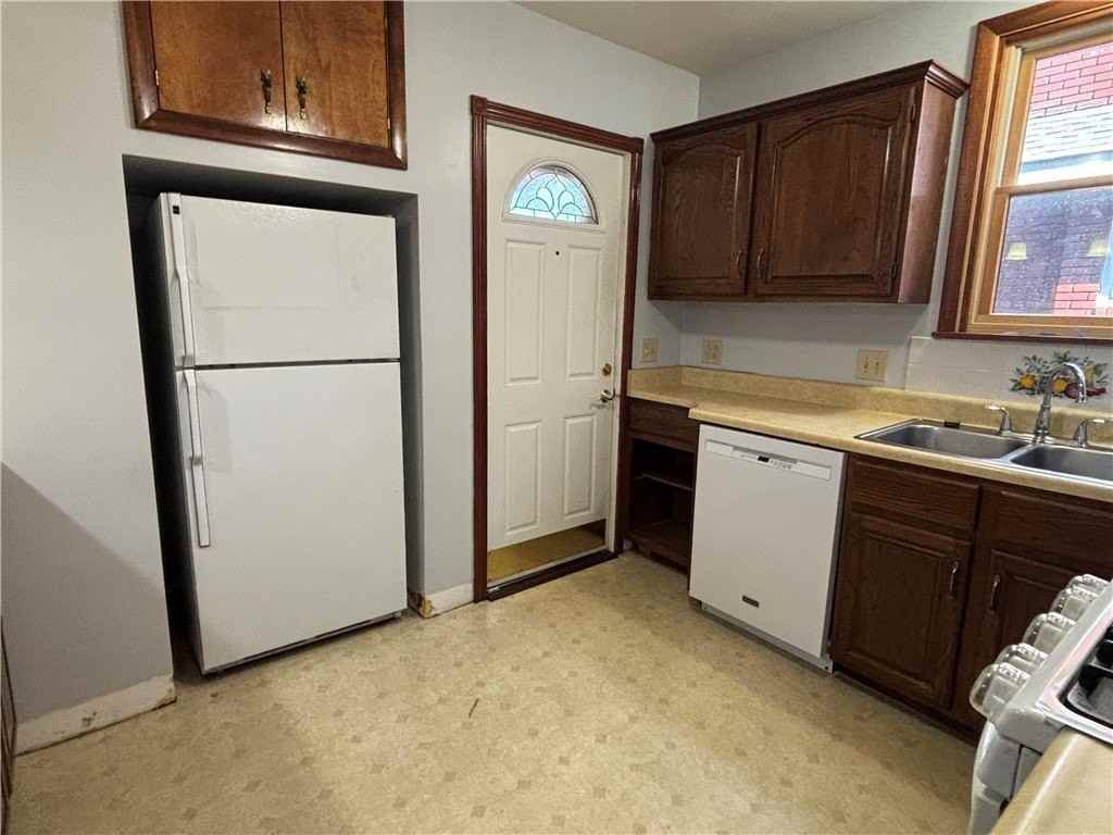 3005 4th Ave - Photo 2 of 15