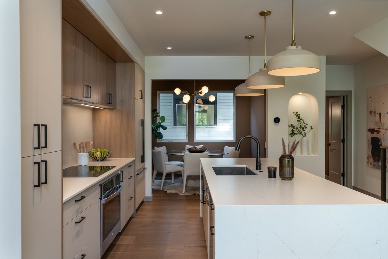 317 N River St #2 - Photo 5 of 32