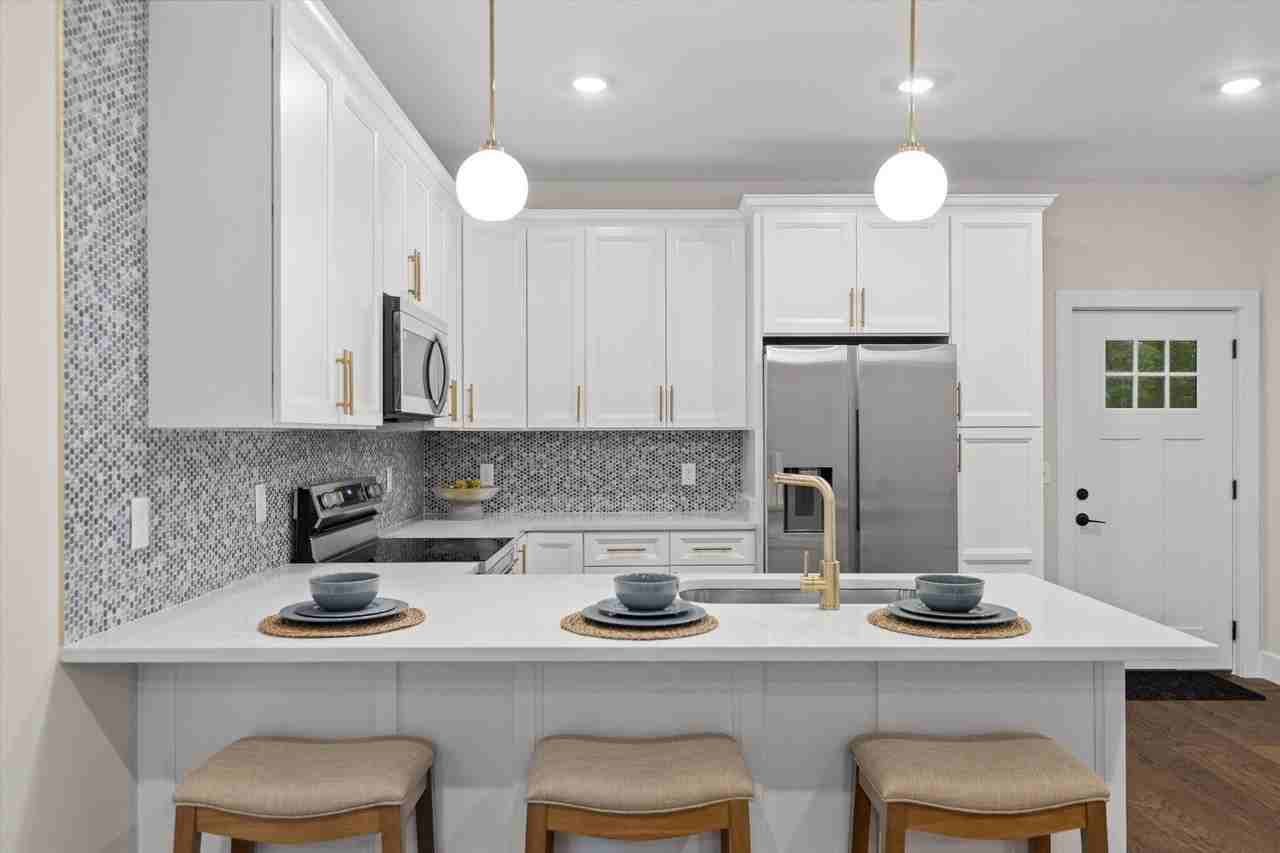 2119 Oak St - Photo 4 of 42
