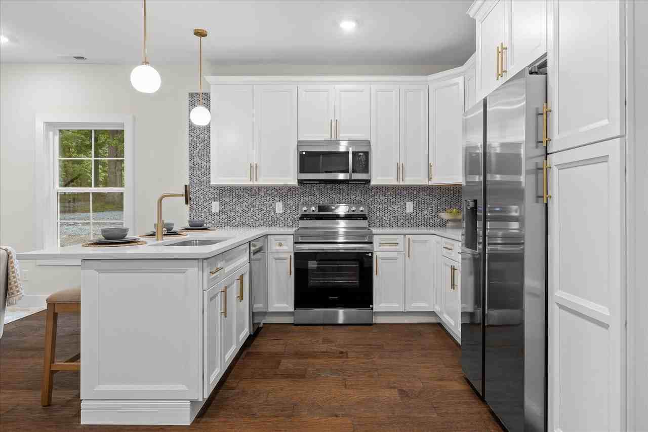 2119 Oak St - Photo 5 of 42