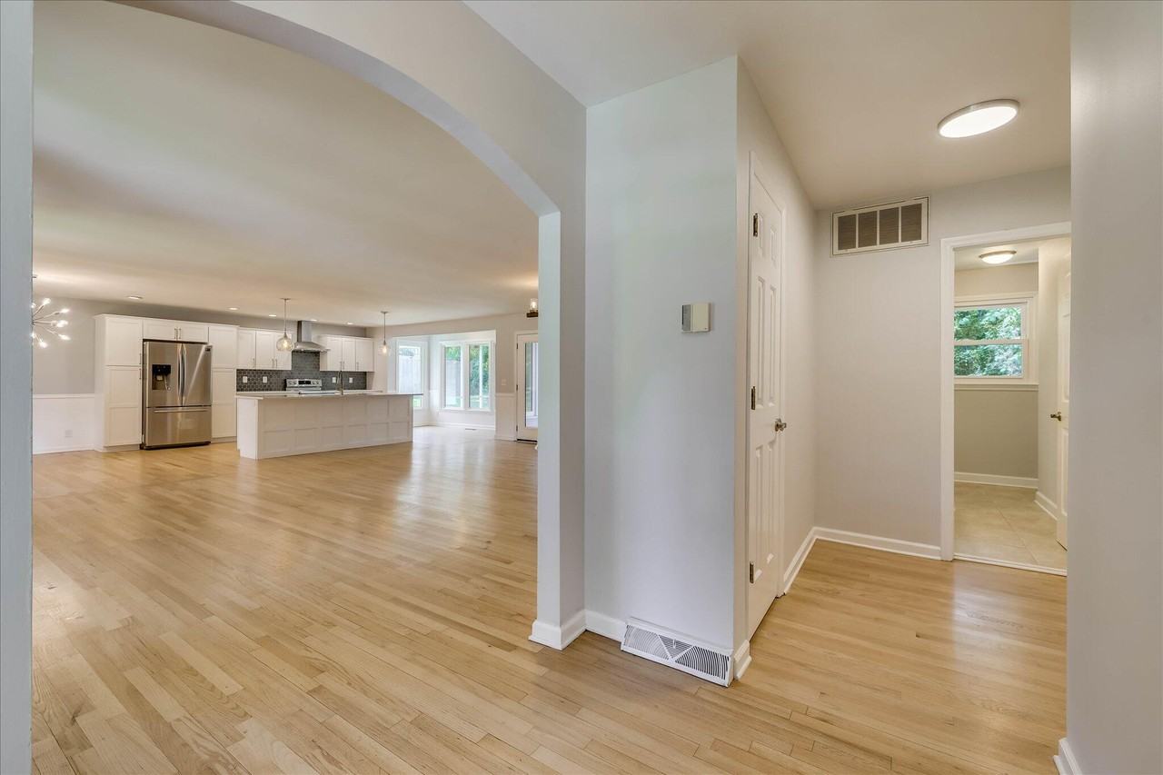 2111 Huron Dr - Photo 4 of 50