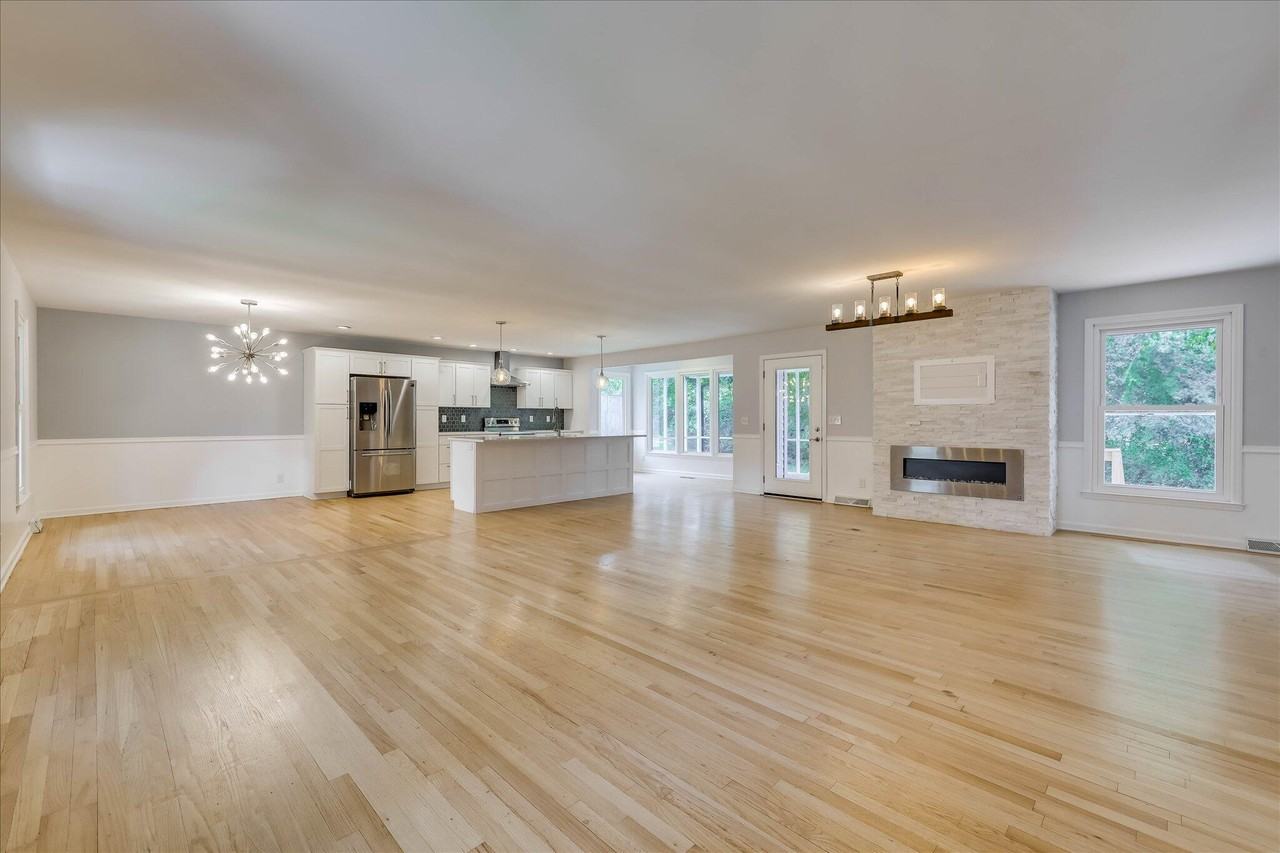 2111 Huron Dr - Photo 5 of 50