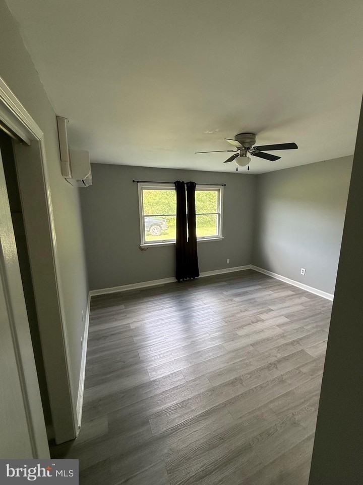 11118 Pine Hill Rd - Photo 6 of 8