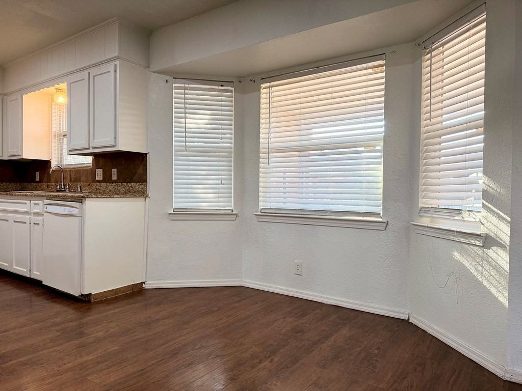 4304 Gulf Ave - Photo 6 of 18