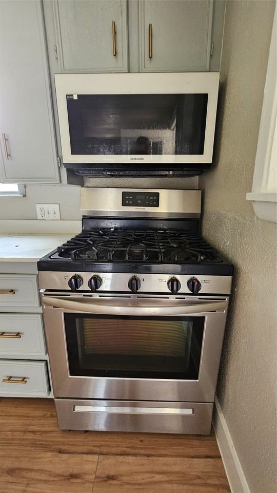 2415 Perry St - Photo 6 of 23