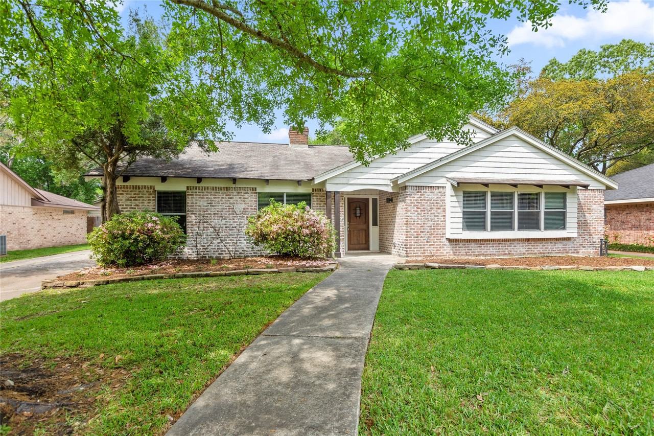 4023 Bayou Grove Dr - Photo 2 of 31