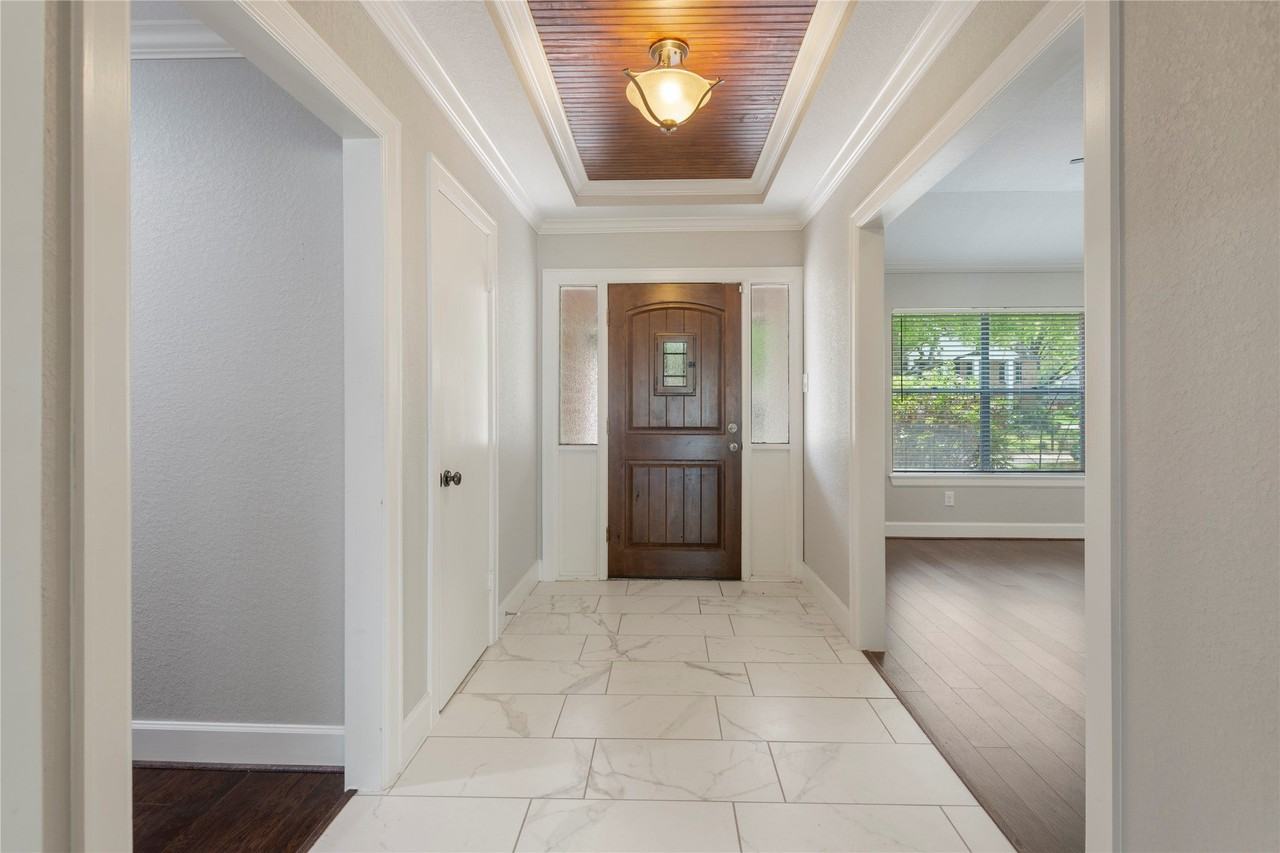 4023 Bayou Grove Dr - Photo 3 of 31