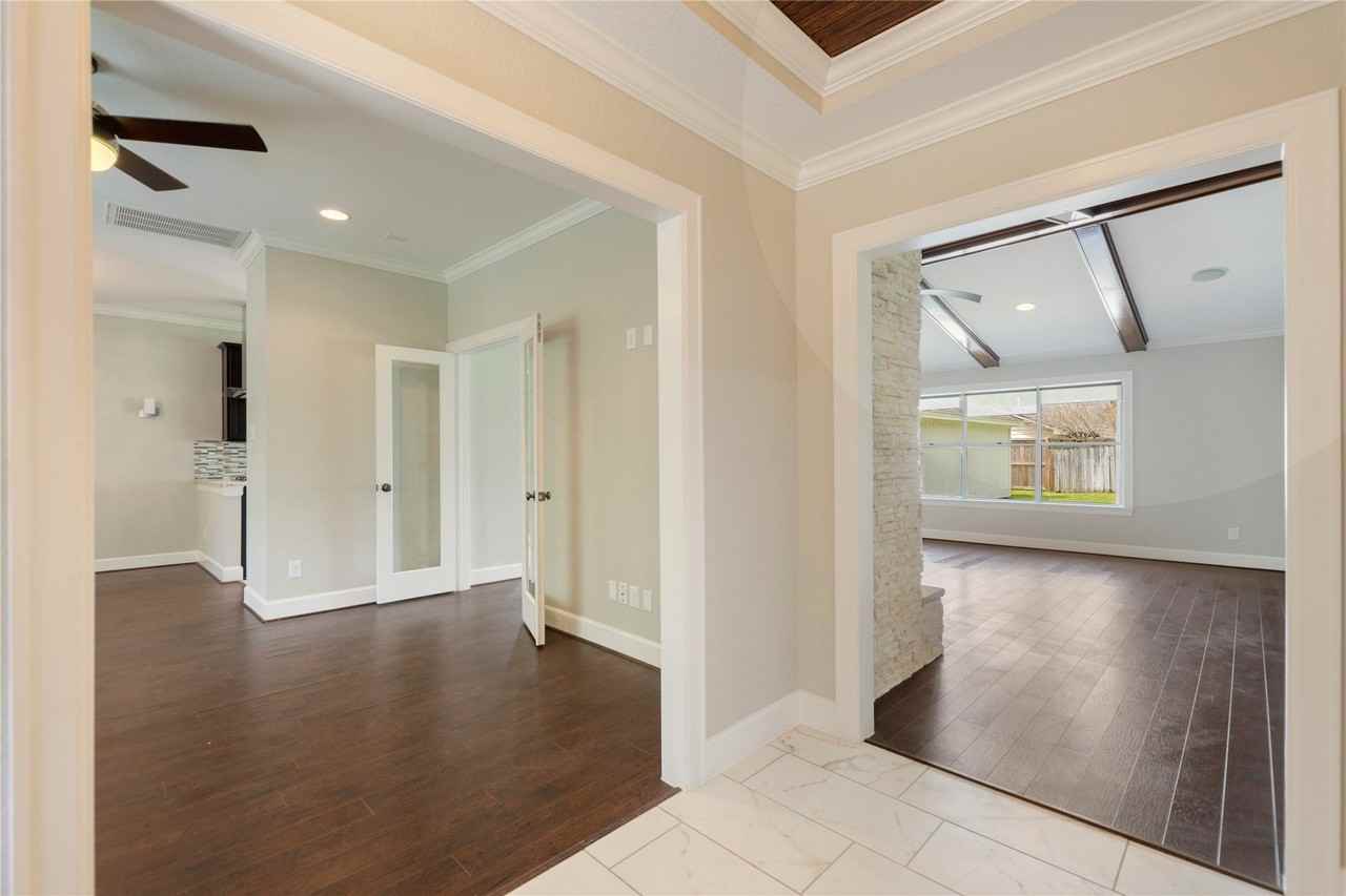4023 Bayou Grove Dr - Photo 4 of 31