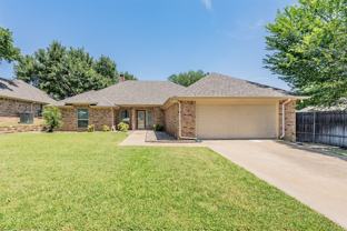 1633 Saxon Dr - Photo 1 of 1