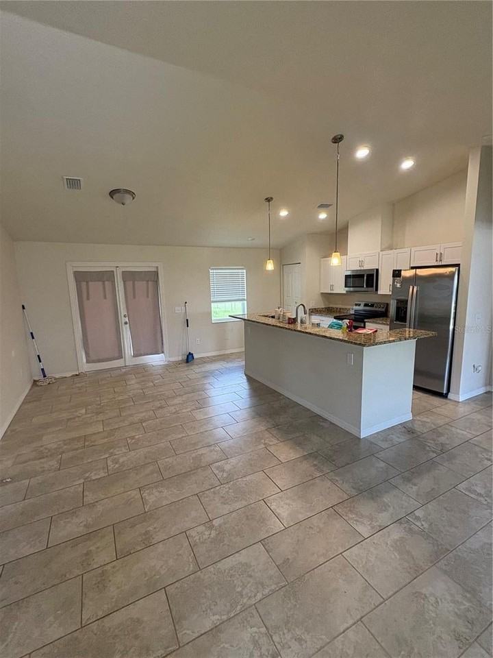 4505 E Walker St - Photo 3 of 13