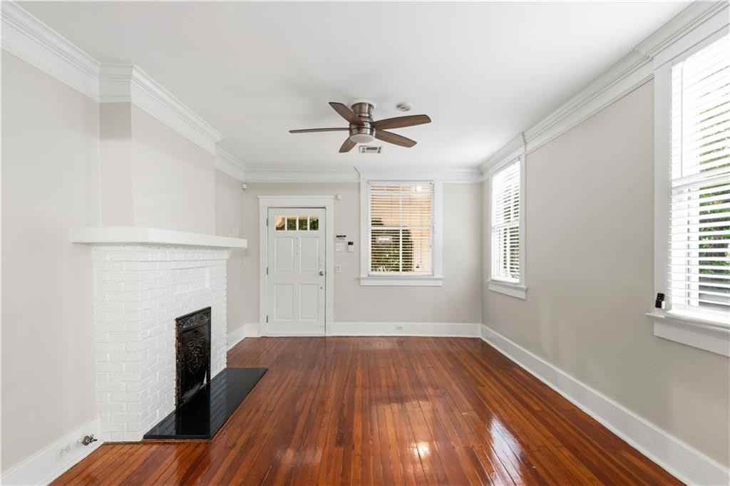 2519 Octavia St - Photo 3 of 32