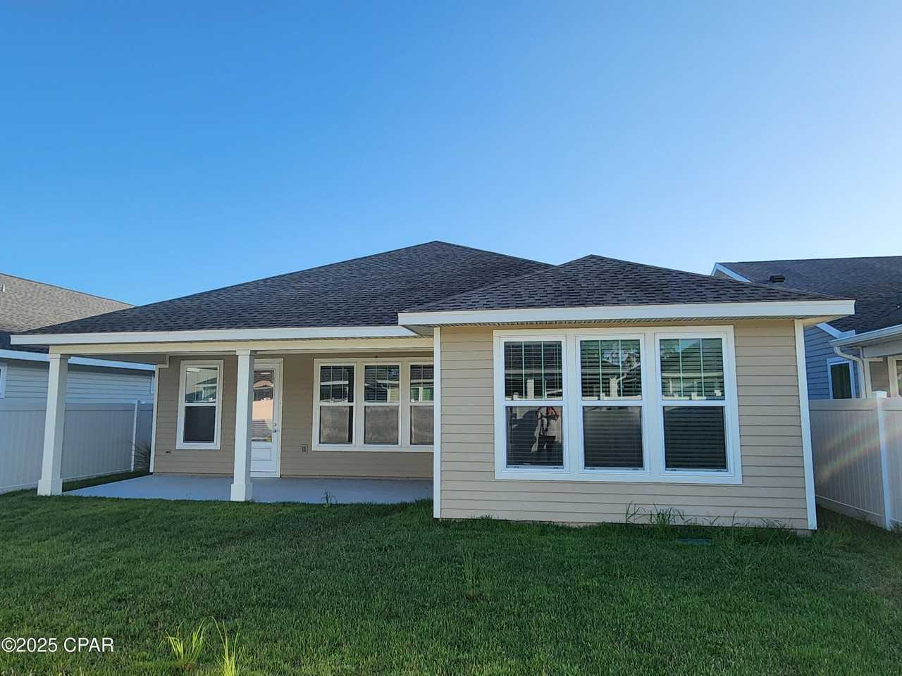 1083 Harrison Bayou Dr - Photo 2 of 36