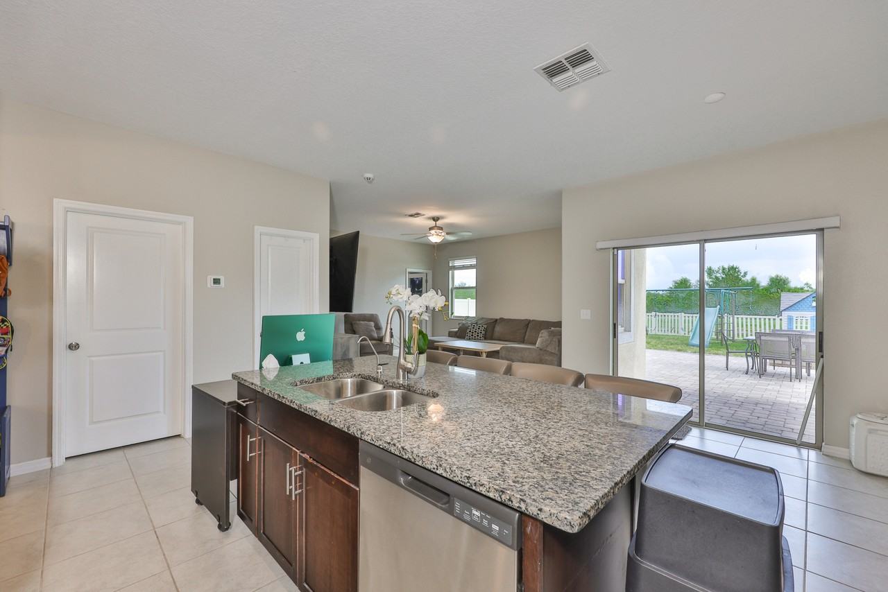 9454 Channing Hill Dr - Photo 6 of 39