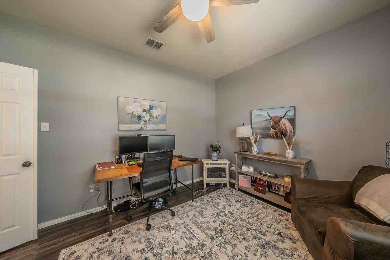9032 Saratoga Rd - Photo 4 of 37