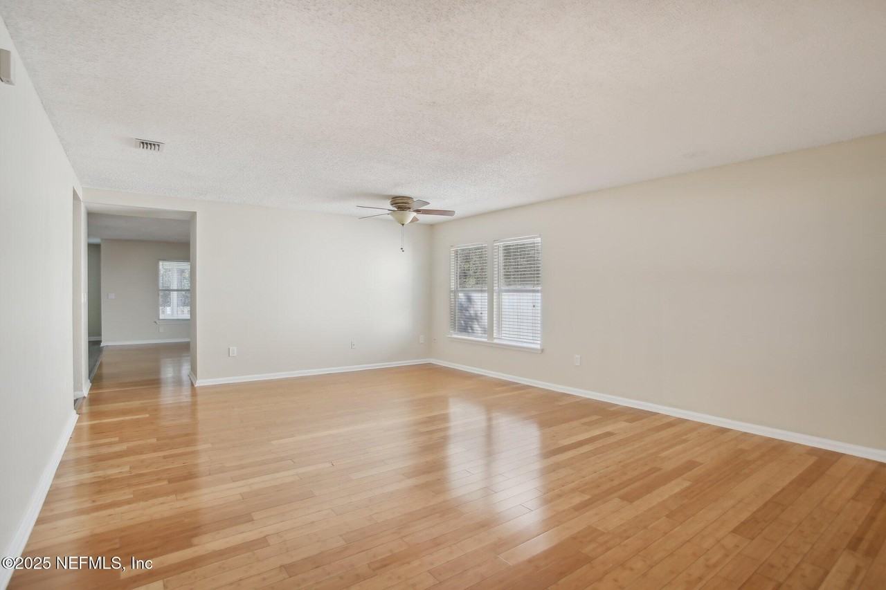 2346 Adams Lake Blvd - Photo 5 of 42