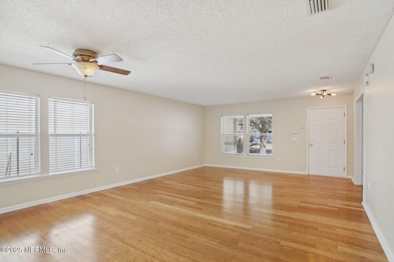 2346 Adams Lake Blvd - Photo 6 of 42