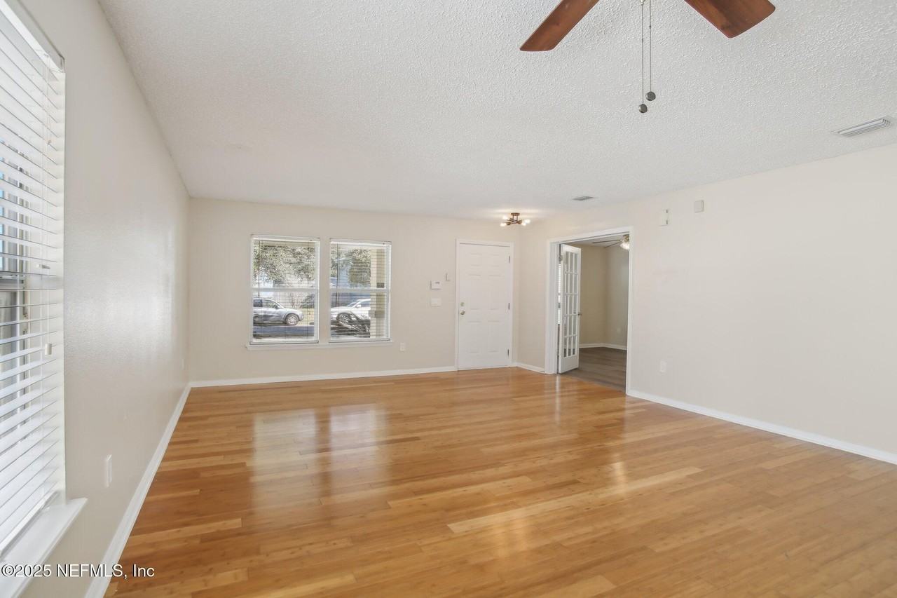 2346 Adams Lake Blvd - Photo 7 of 42