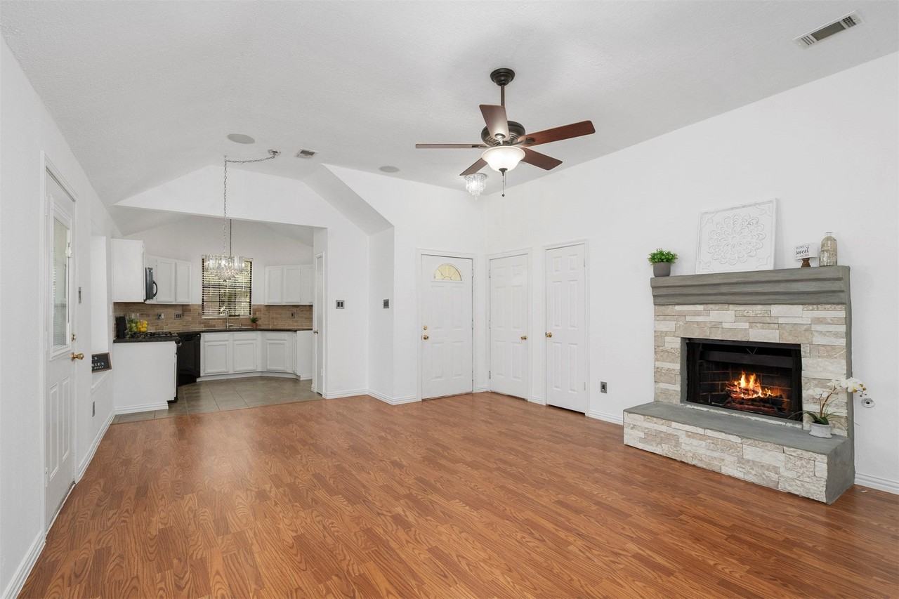 22835 Sherioaks Ln - Photo 6 of 12