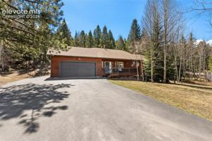 featured image of 2865 Sunnywood Ave