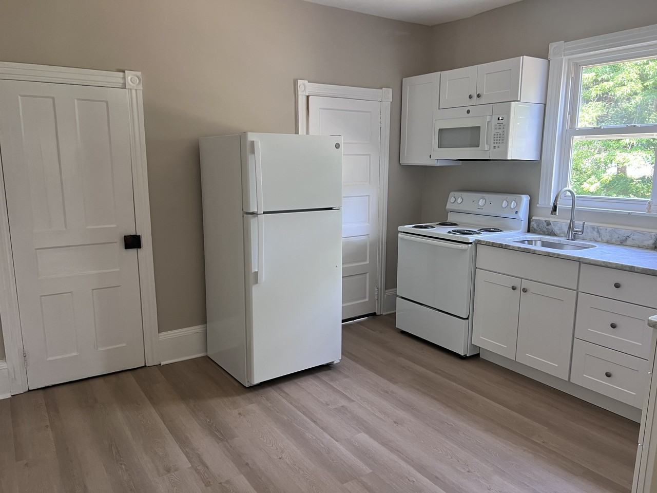 163 S New York Rd #1 - Photo 4 of 16