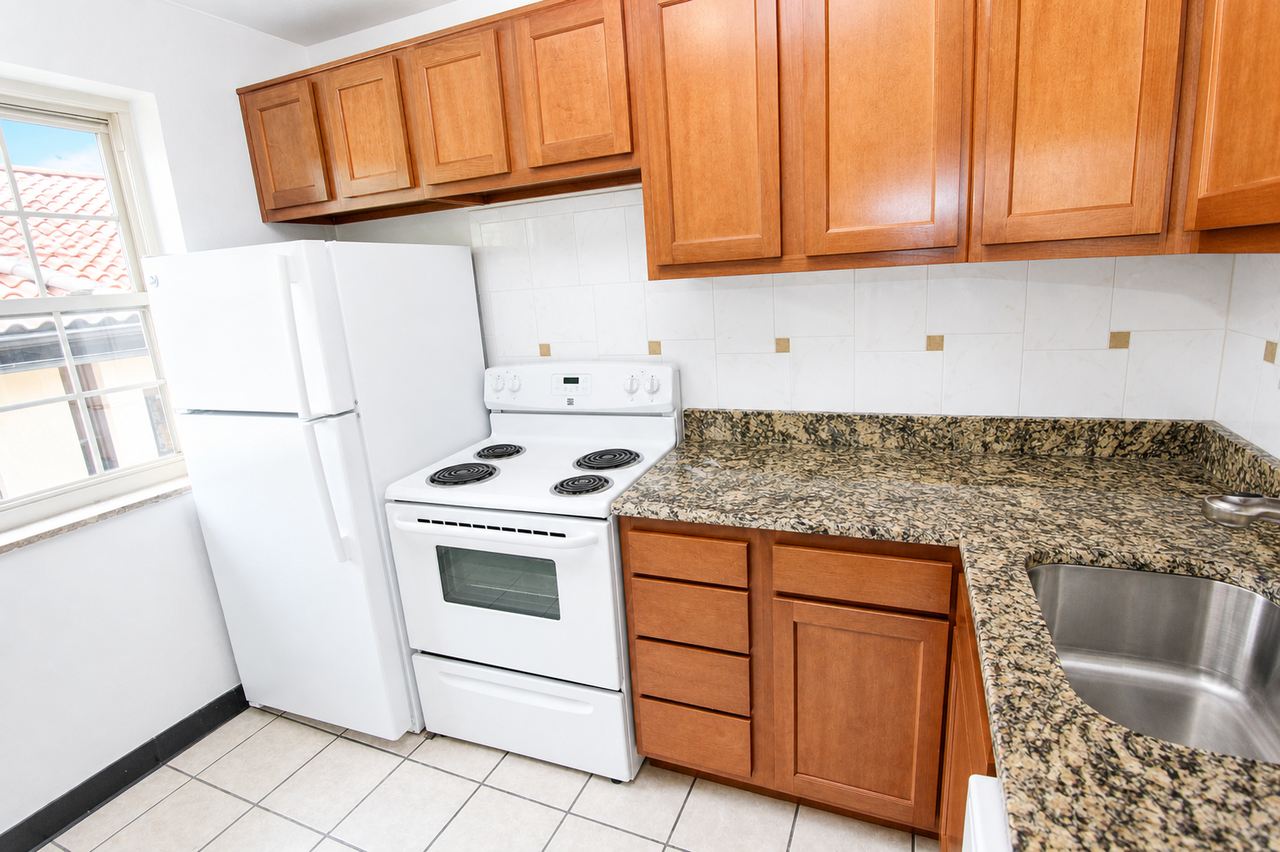 5939 FIFTH AVENUEAPT 21 #21 - Photo 4 of 11