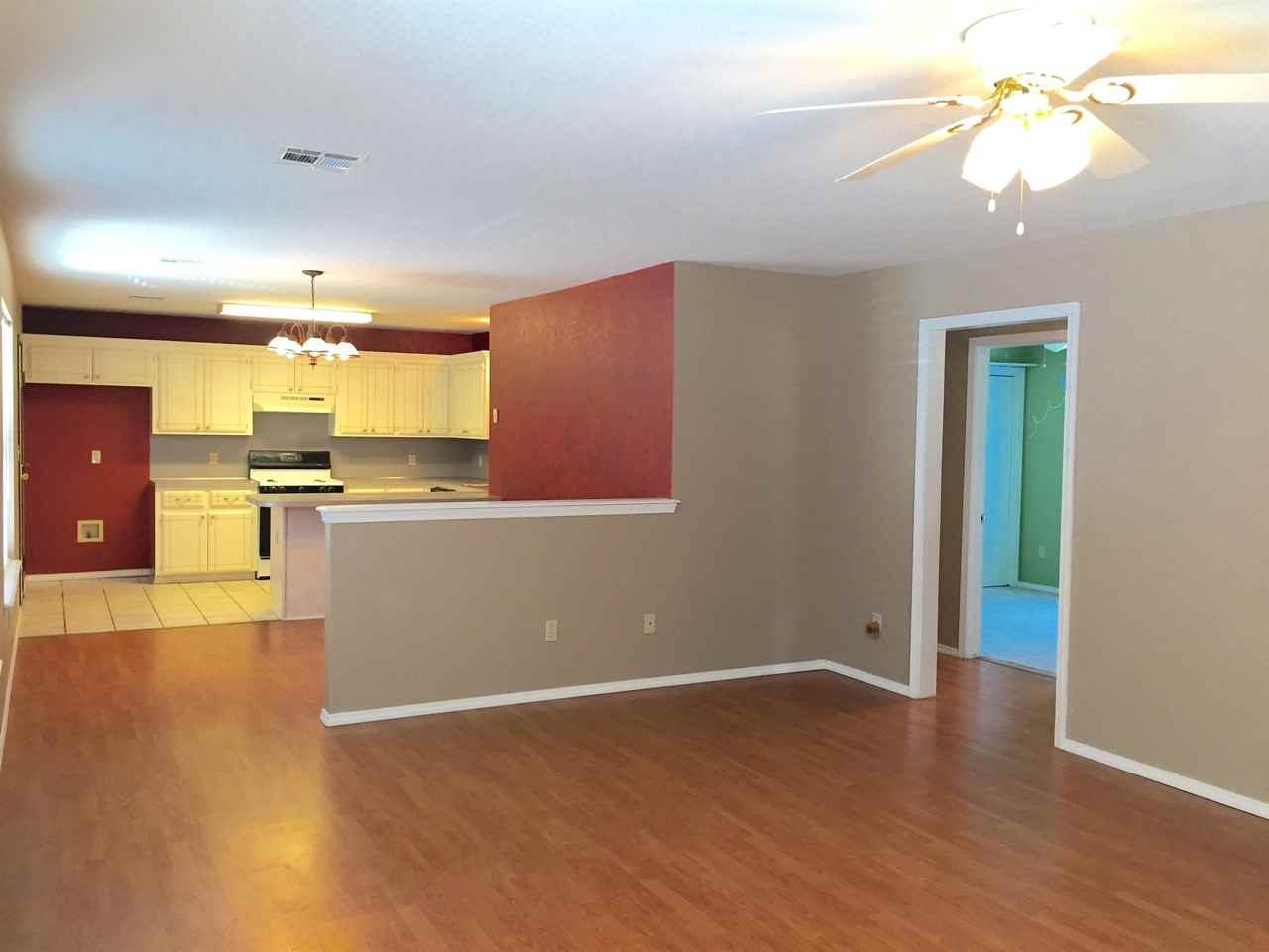 214 W Dewey St #21 - Photo 2 of 13
