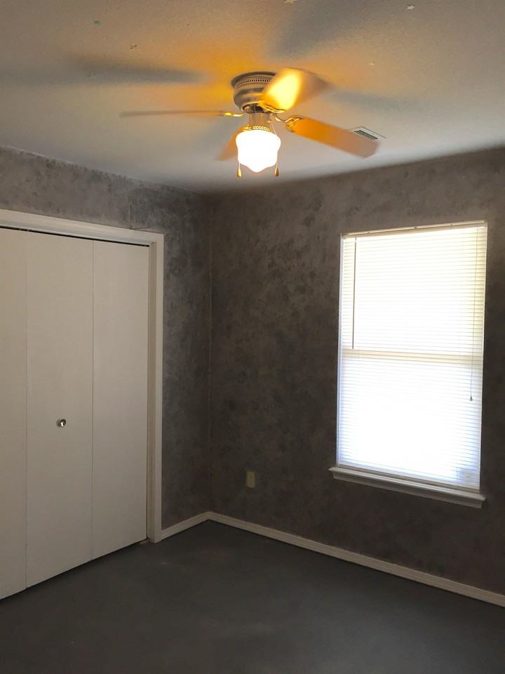 214 W Dewey St #21 - Photo 5 of 13
