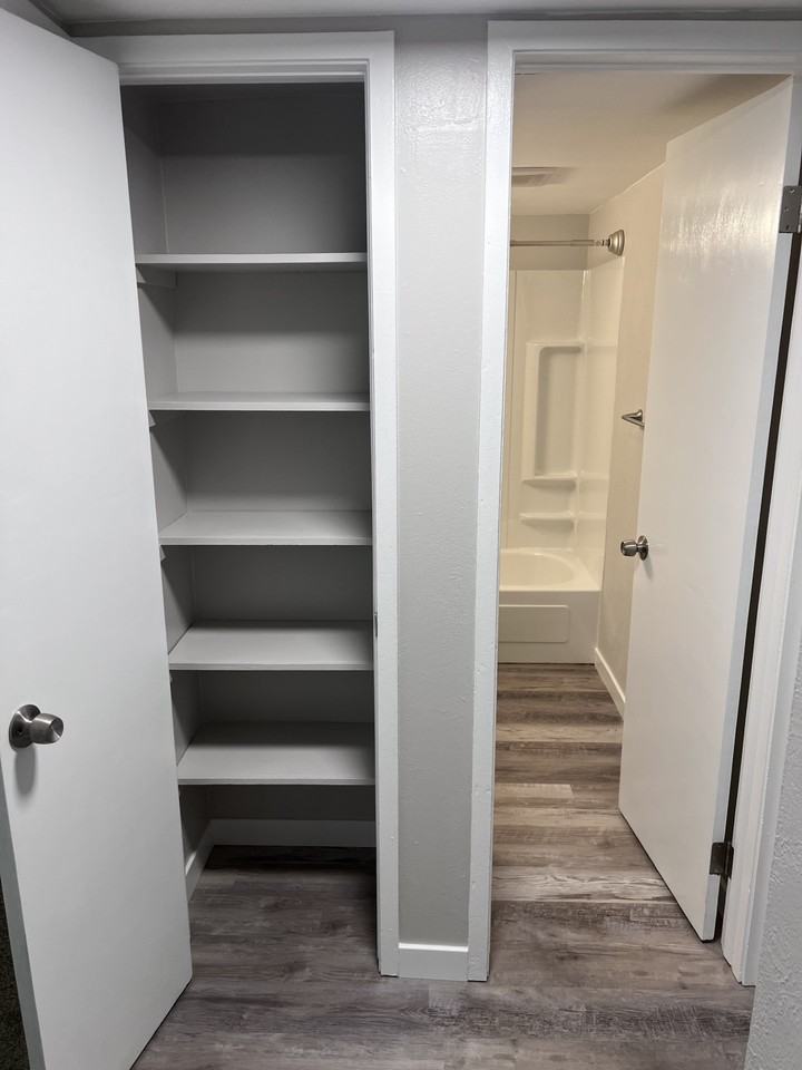 2115 4th Ave #B - Photo 4 of 10