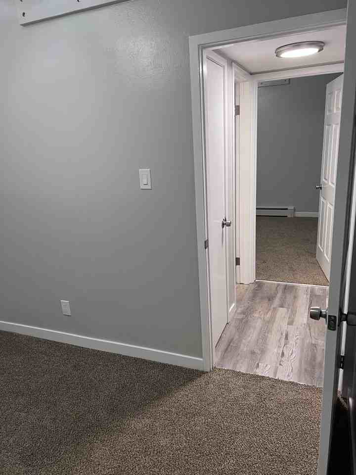 2115 4th Ave #B - Photo 5 of 10