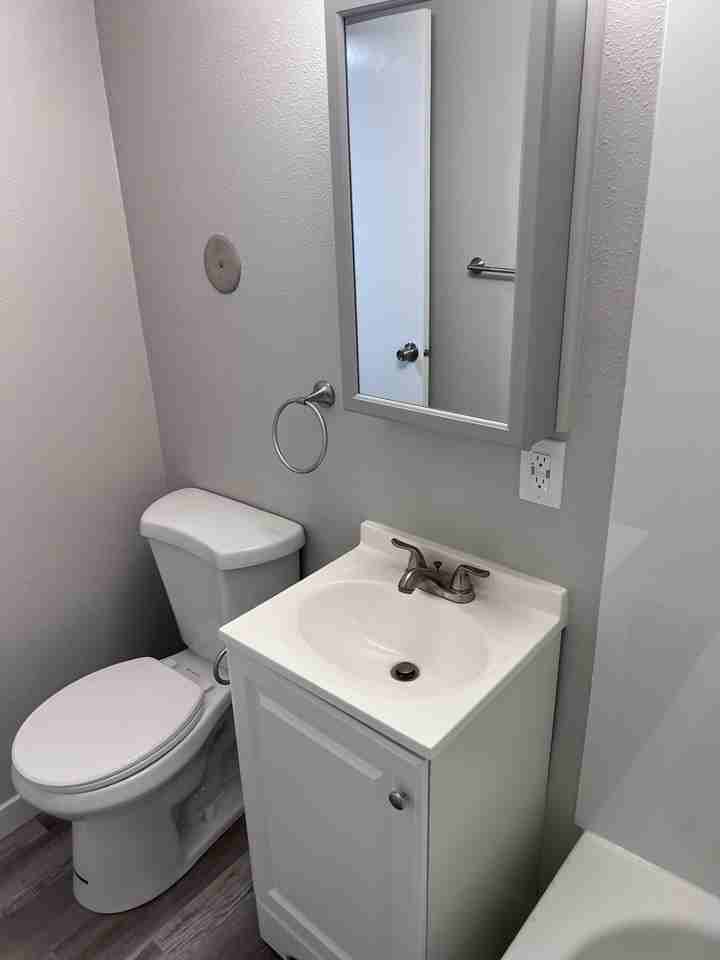 2115 4th Ave #B - Photo 7 of 10