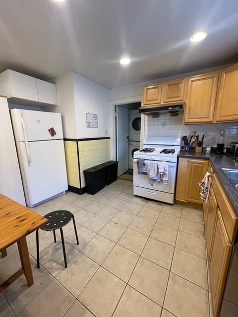275 Tappan St #2 - Photo 6 of 13