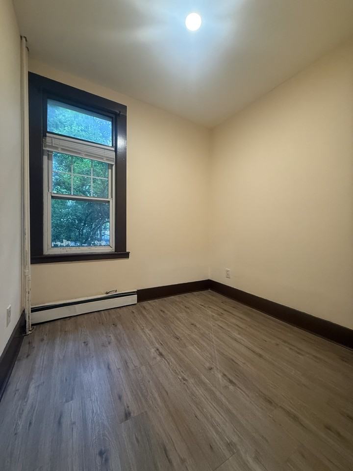 44 Osborne St #1 - Photo 6 of 11