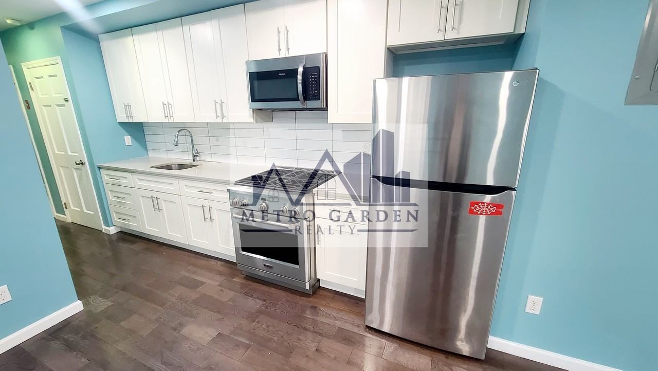 158-24 77th Avenue - Photo 5 of 14