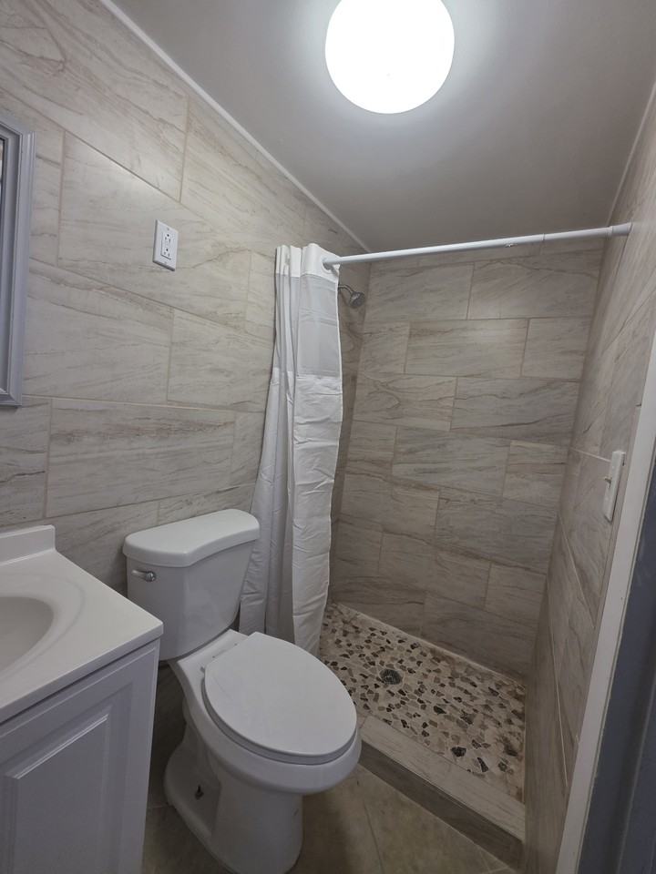 1073 Old Lakeport Rd #2 - Photo 4 of 37