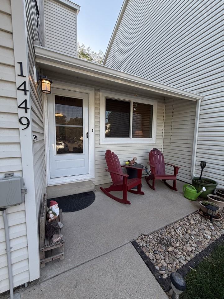 1449 Peacock Pl #1 - Photo 3 of 27