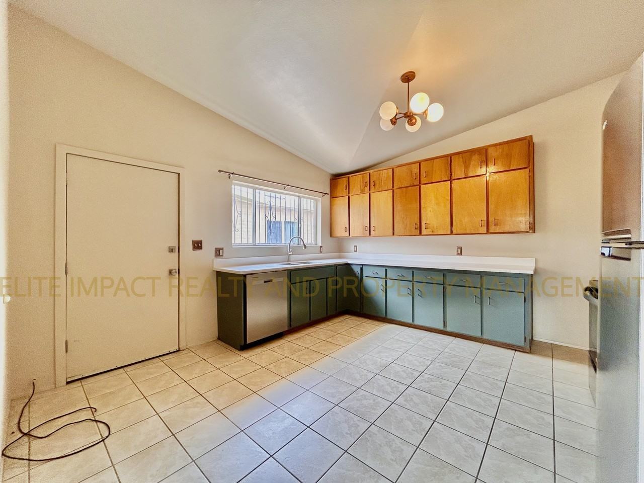 3215 N Cherry Ave #3215 - Photo 5 of 15