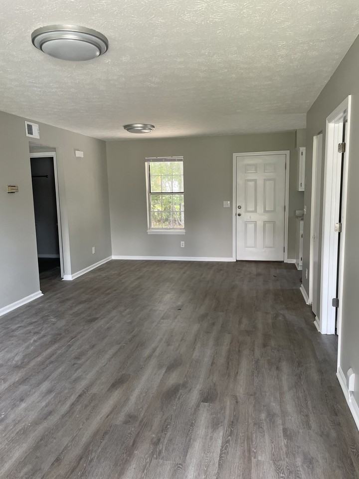 2630 Lincoln Park Dr #A - Photo 3 of 13