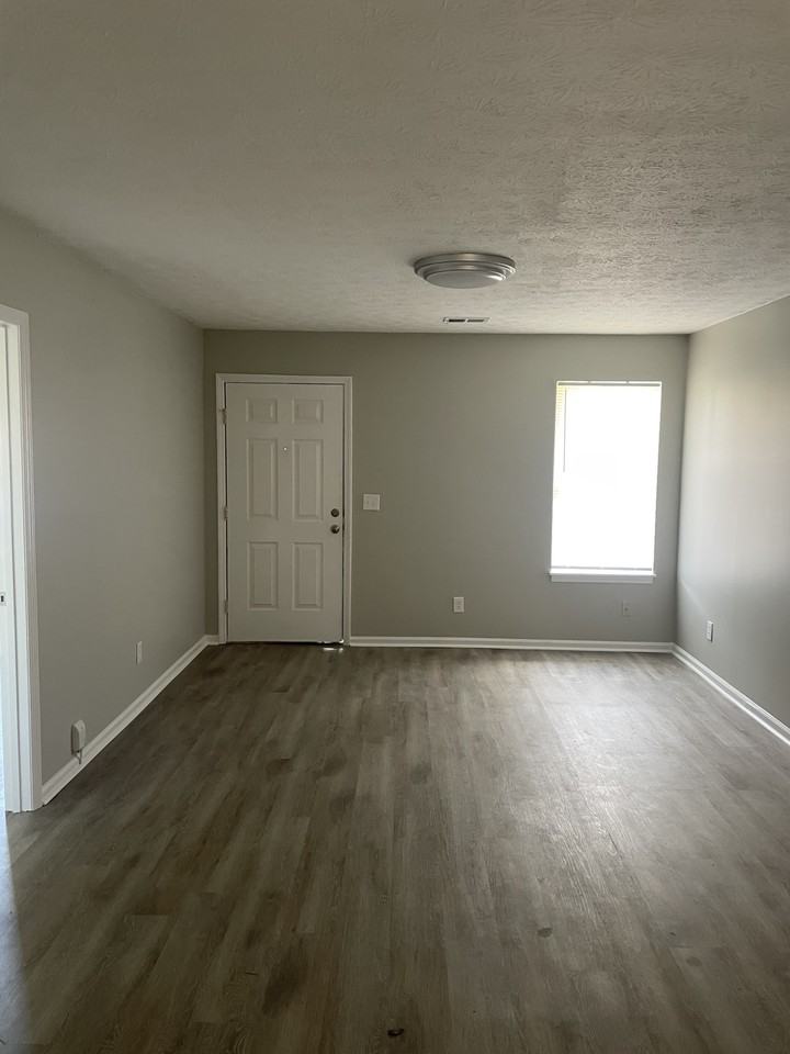 2630 Lincoln Park Dr #A - Photo 5 of 13