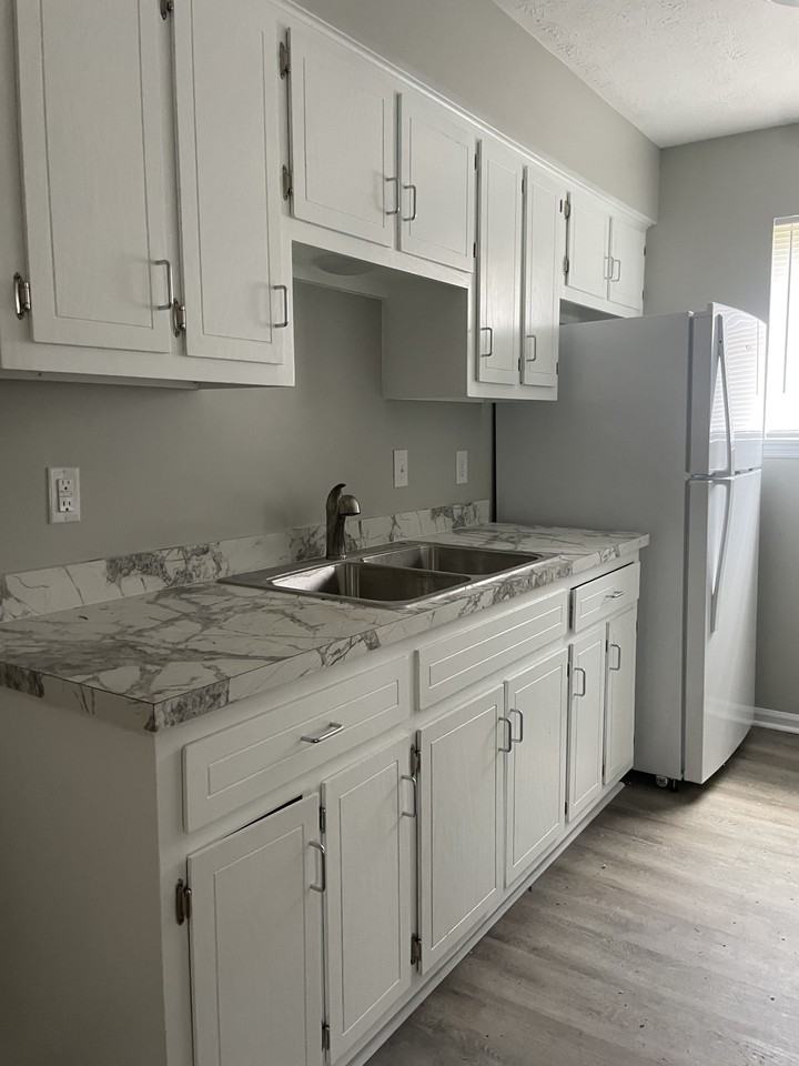 2630 Lincoln Park Dr #A - Photo 7 of 13
