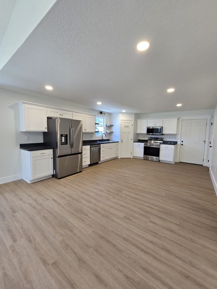6446 Navarre Rd Sw #1 - Photo 6 of 10