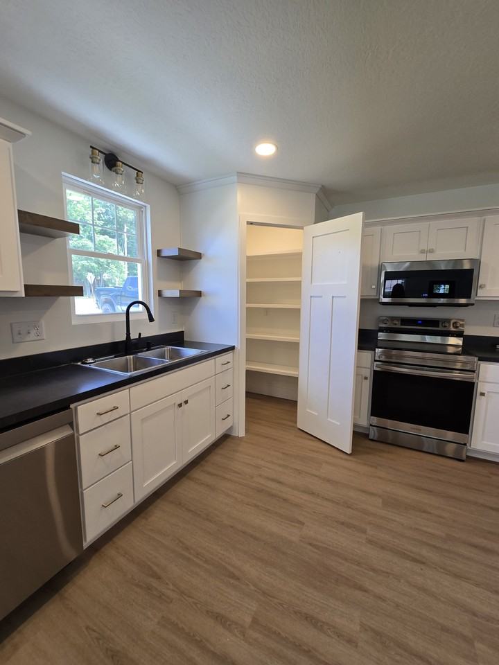 6446 Navarre Rd Sw #1 - Photo 7 of 10