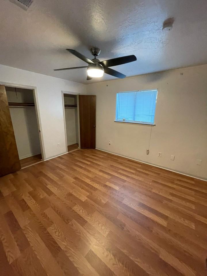 230 Berkshire Lane - Photo 2 of 9