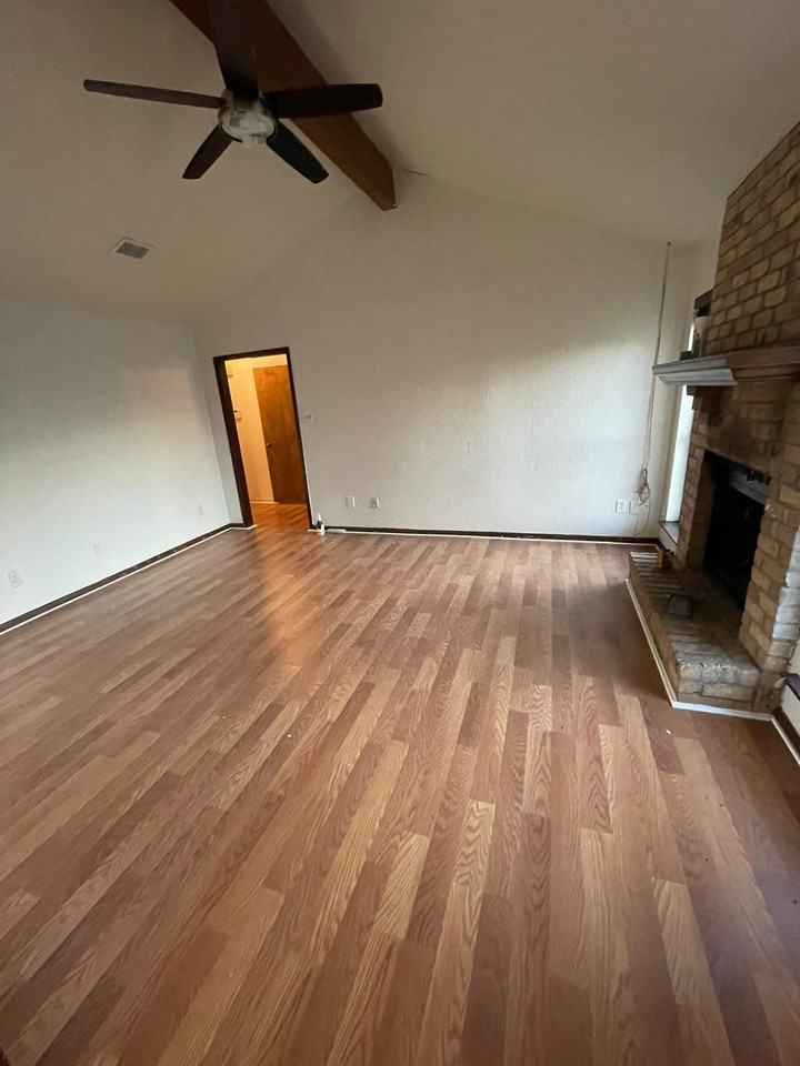 230 Berkshire Lane - Photo 3 of 9