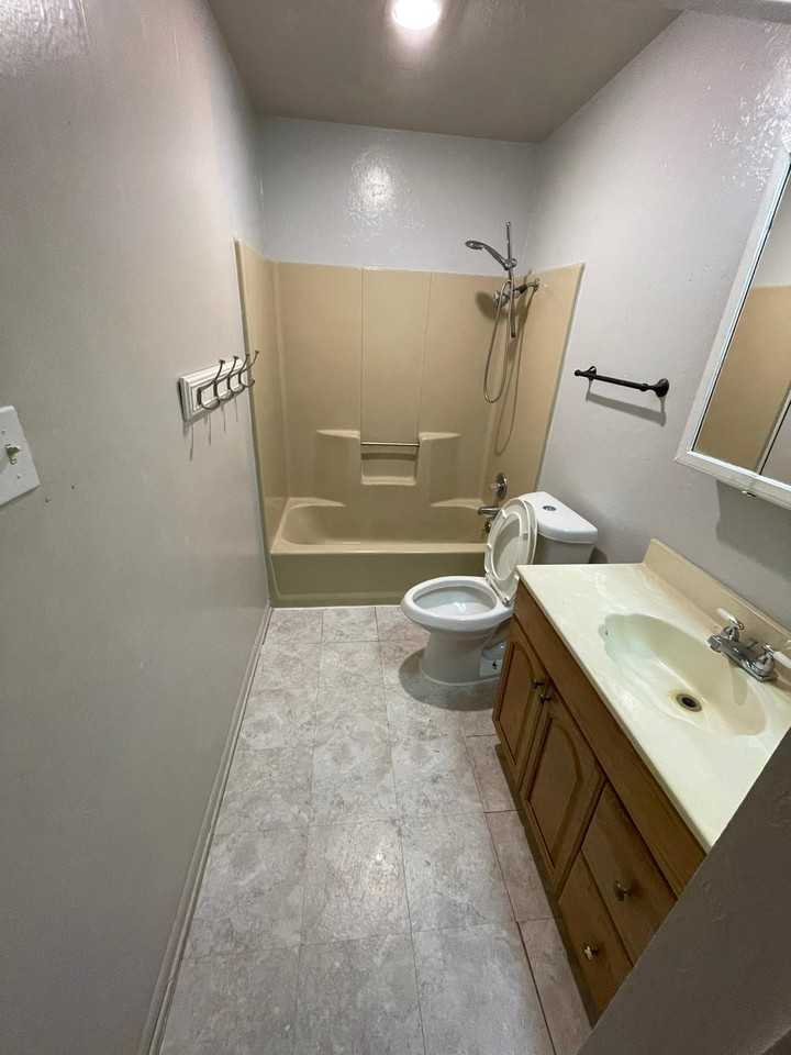 230 Berkshire Lane - Photo 5 of 9