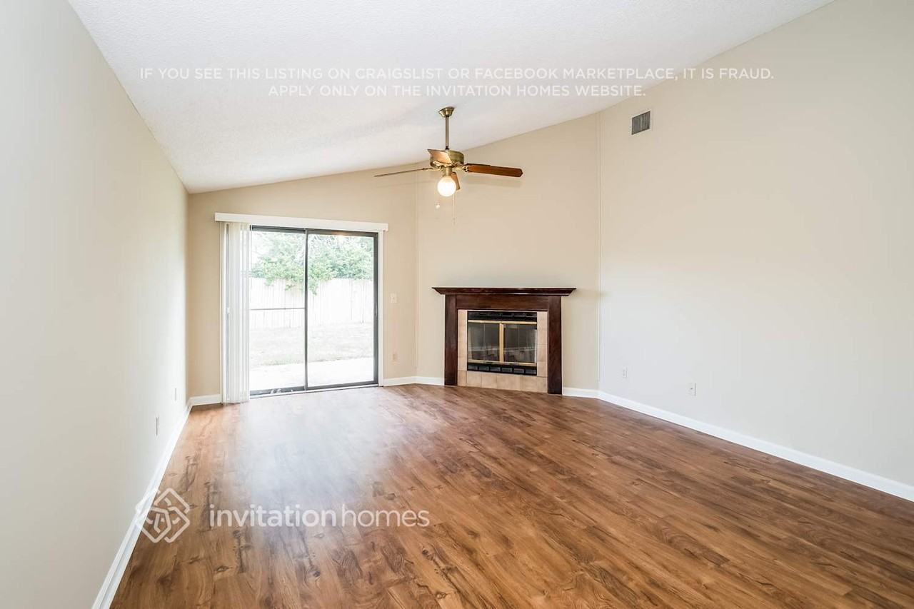 409 Filmore Dr - Photo 2 of 12