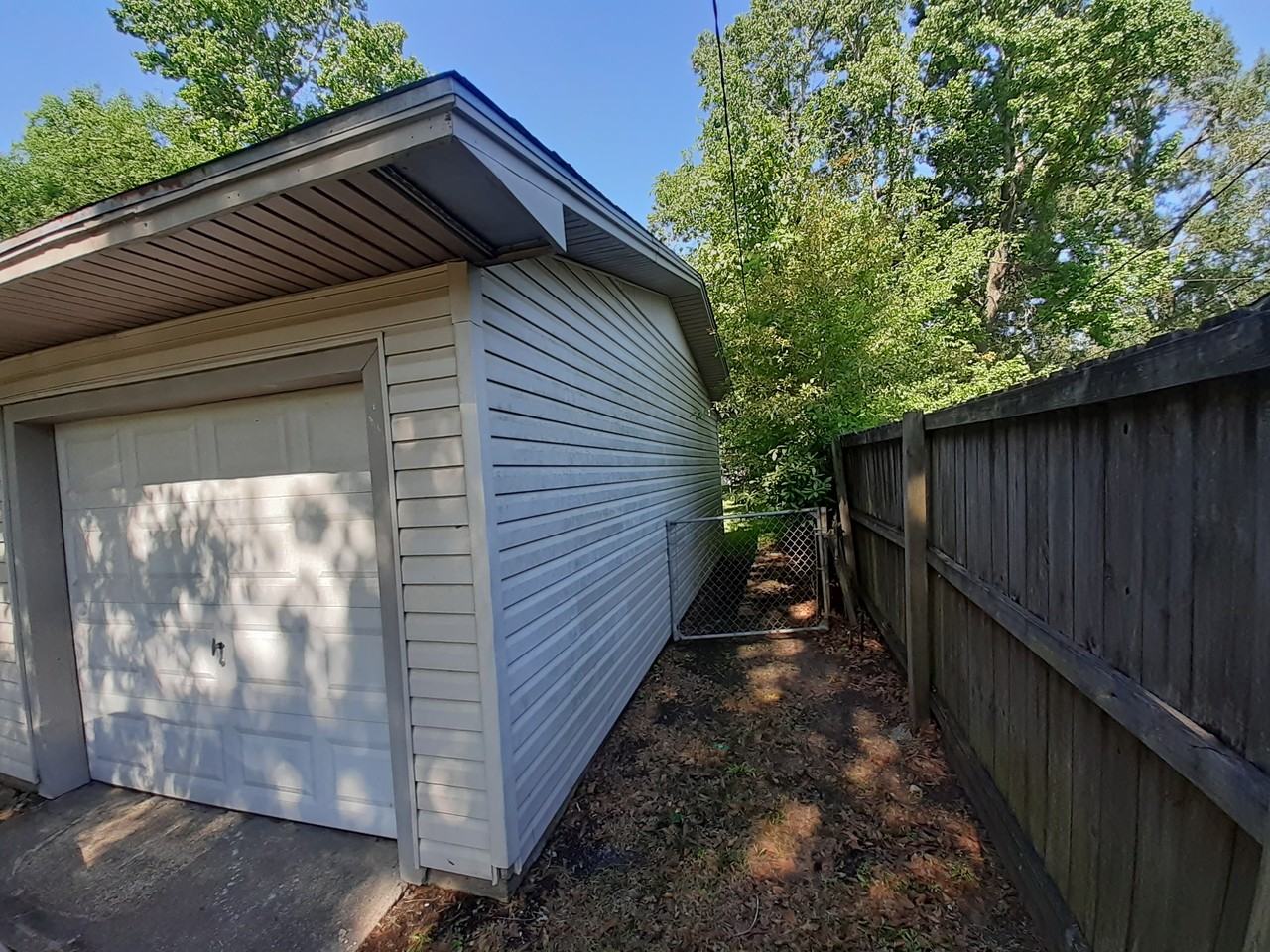 230 Berkshire Lane - Photo 7 of 9