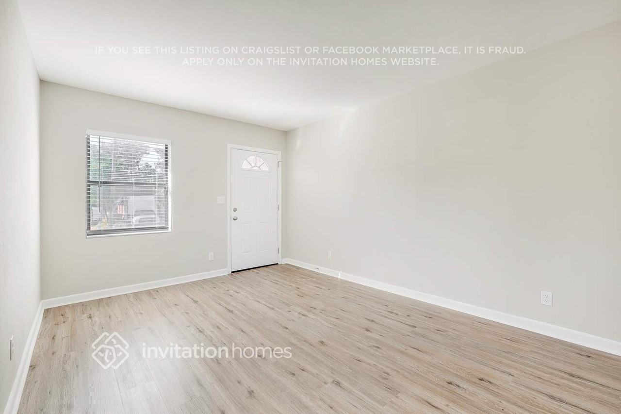 4025 Loys Dr - Photo 3 of 20