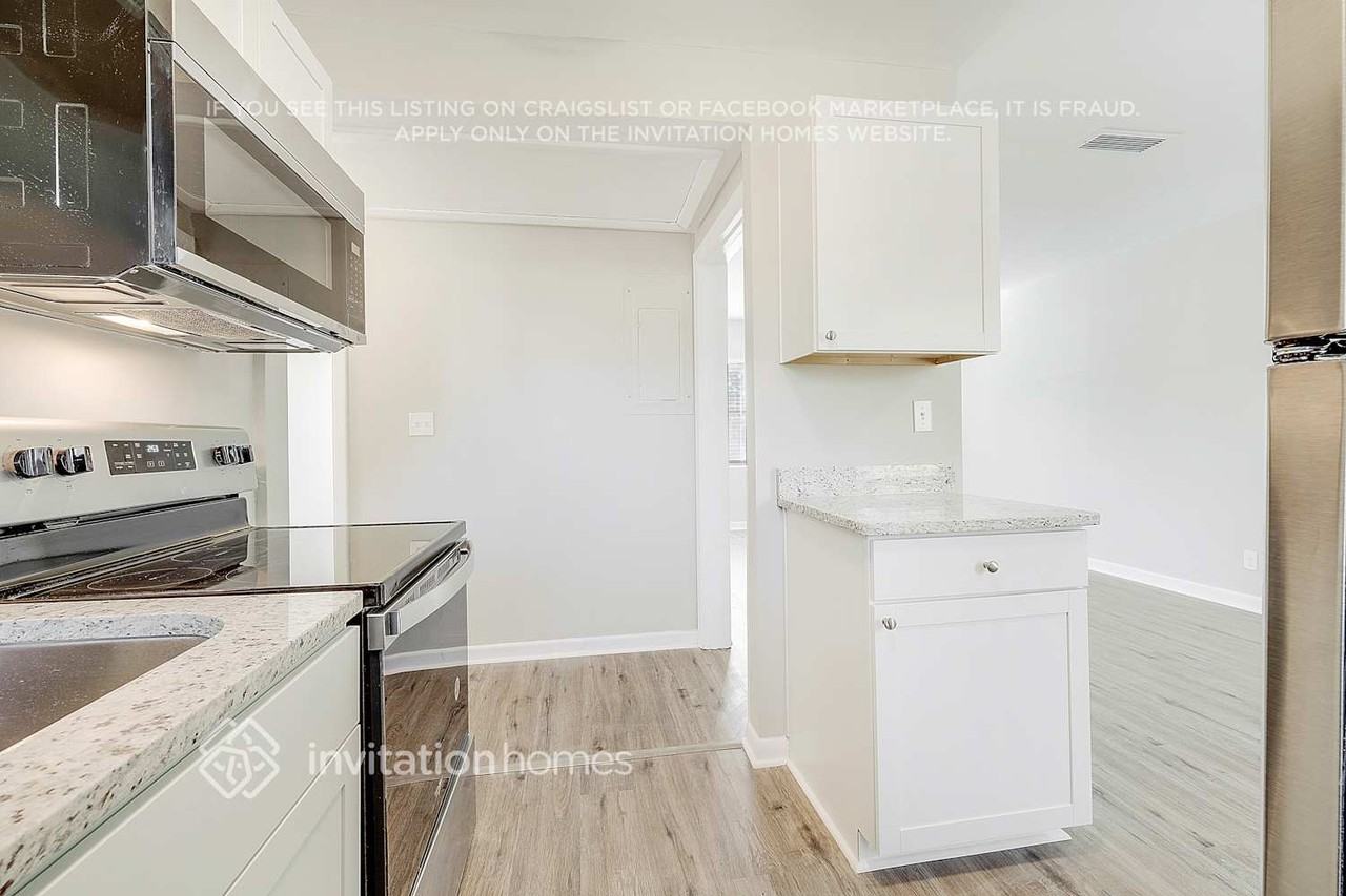 4025 Loys Dr - Photo 5 of 20